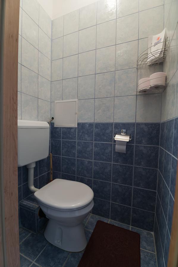Lujzi Apartman Eger Exterior photo
